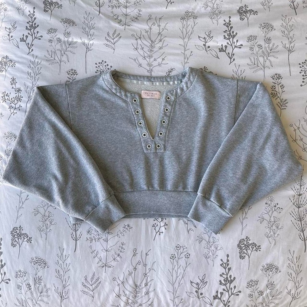 Victorias Secret - Grey Sweater